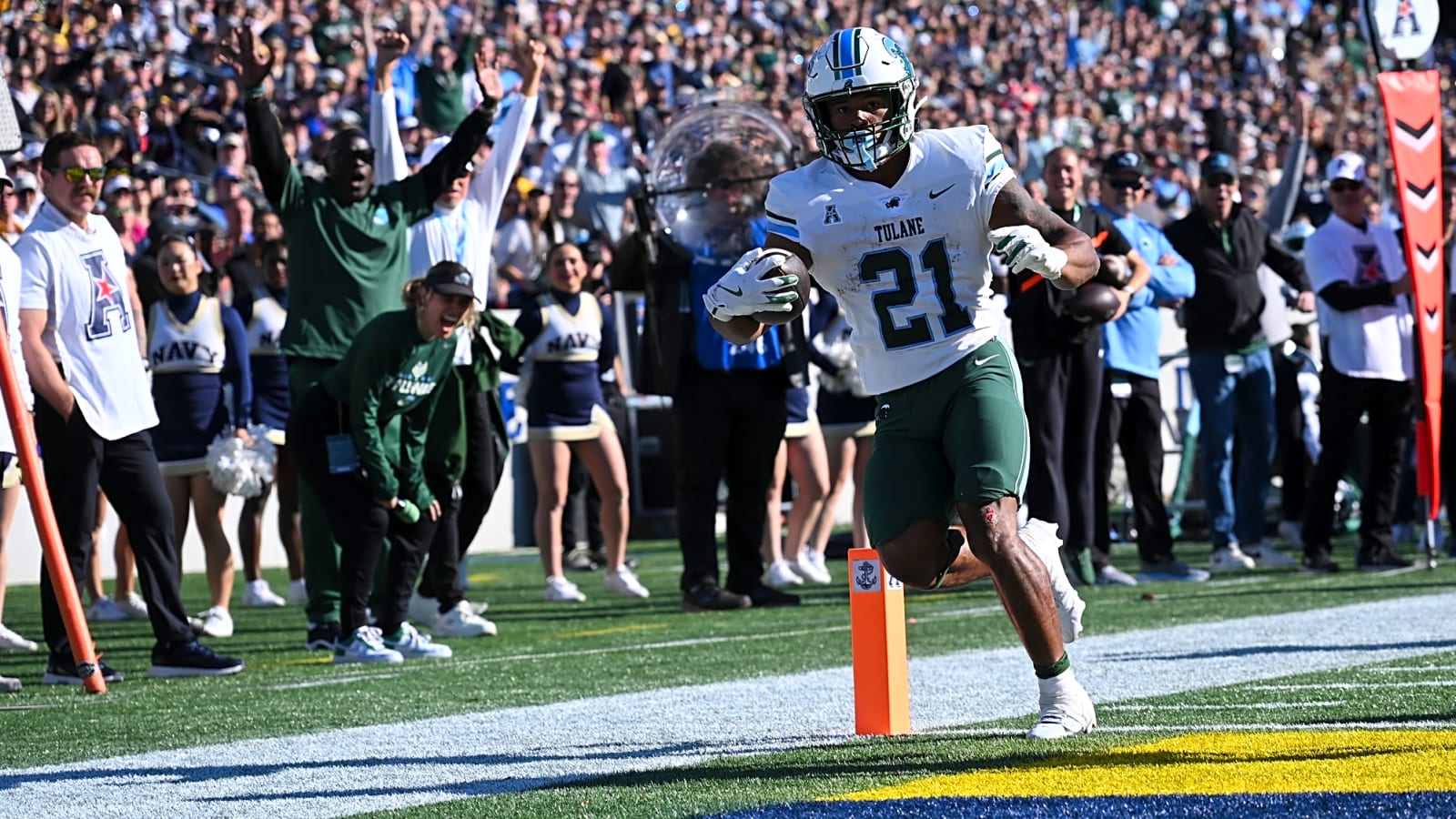 Preseason All-American Makhi Hughes sees minimal action, raising questions for Dan Lanning