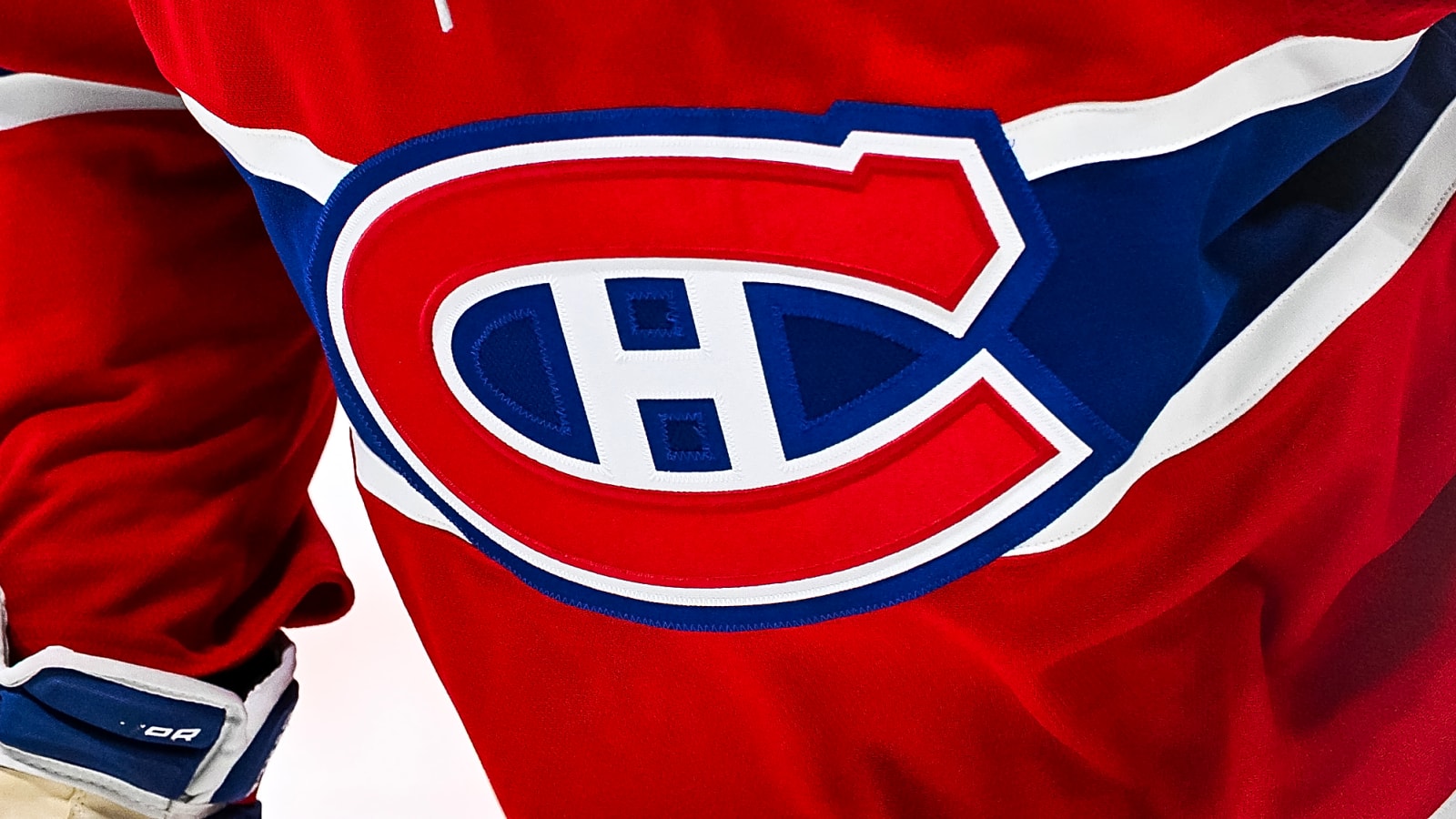 round 4: Habs draft (very small) center John Mooney