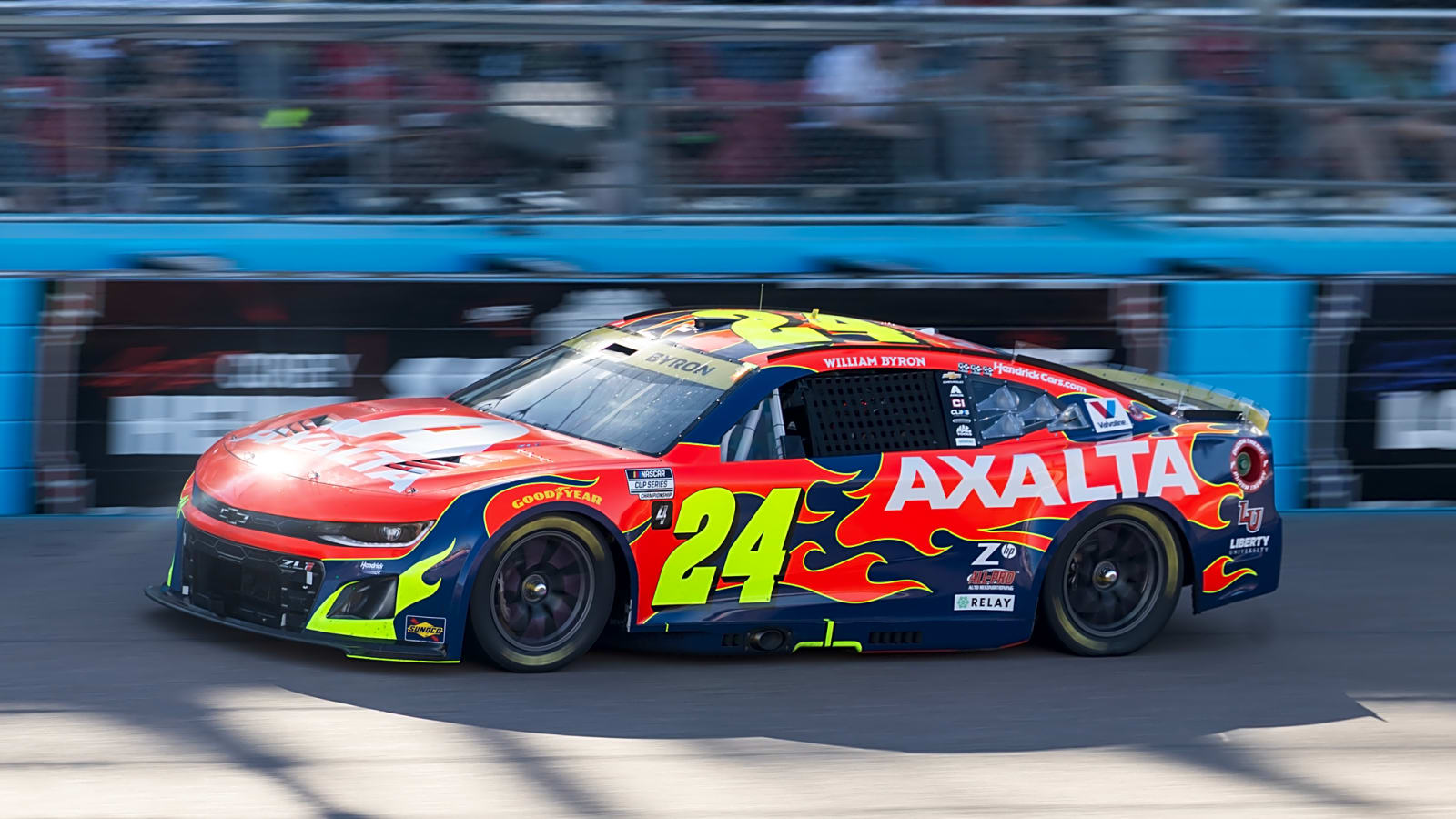 Blown tire ends Byron's chances of winning NASCAR title