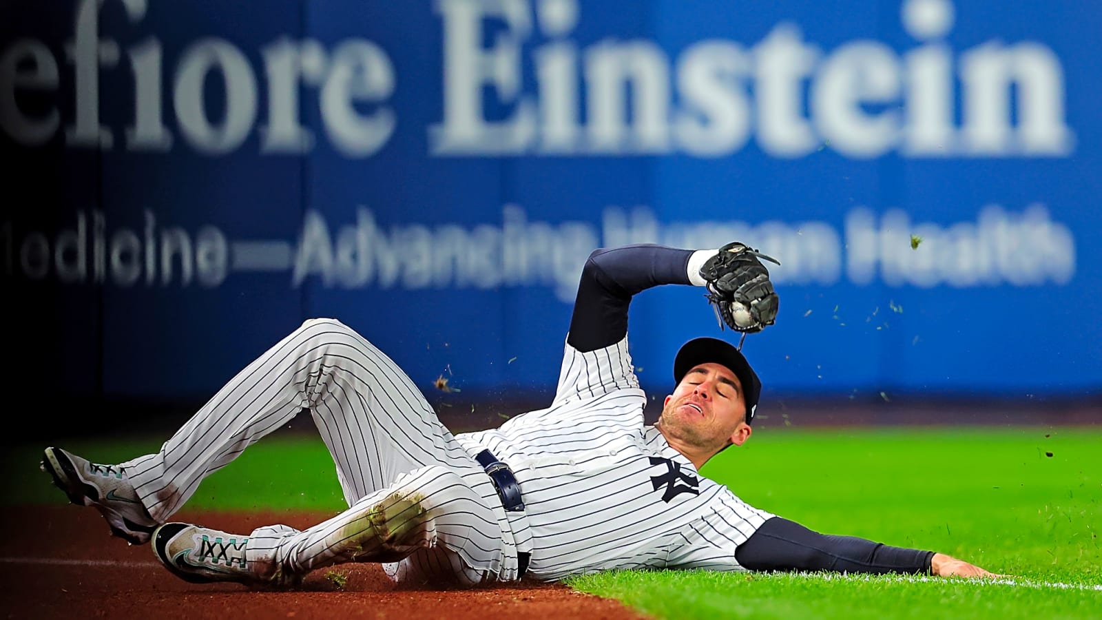 Yankees reportedly have made official offer to Cody Bellinger