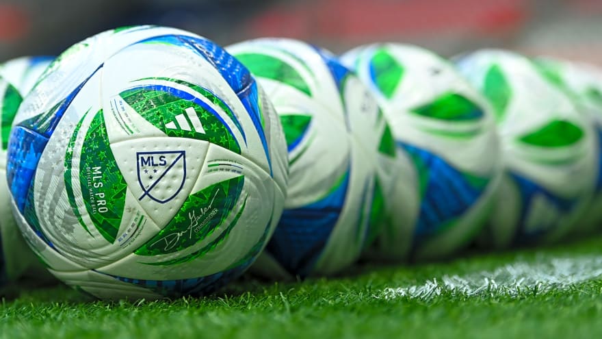 Arsenal edge Chelsea in thrilling Carabao Cup semi-final first leg victory