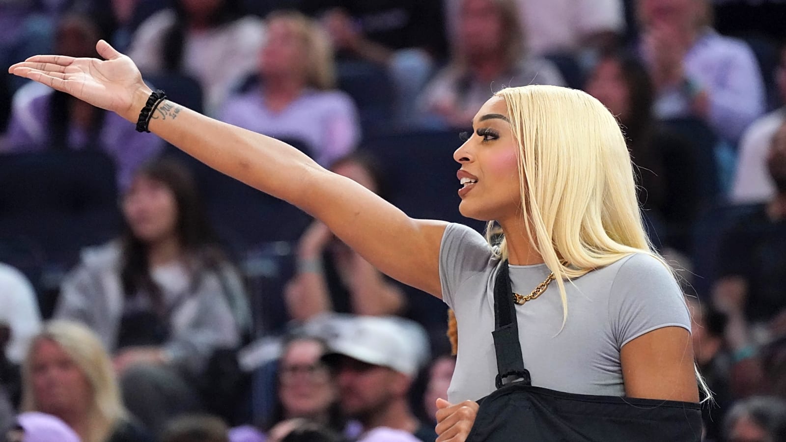 Chicago Sky add another player who feuded with Caitlin Clark