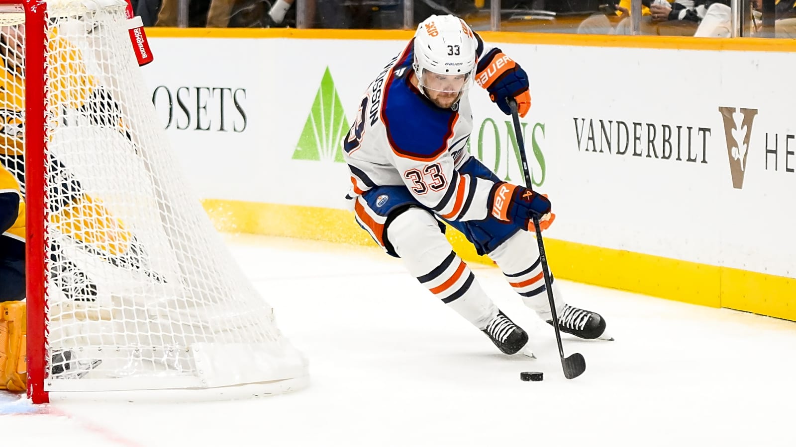 Edmonton Oilers Trade World Champion Winger To Boston Bruins