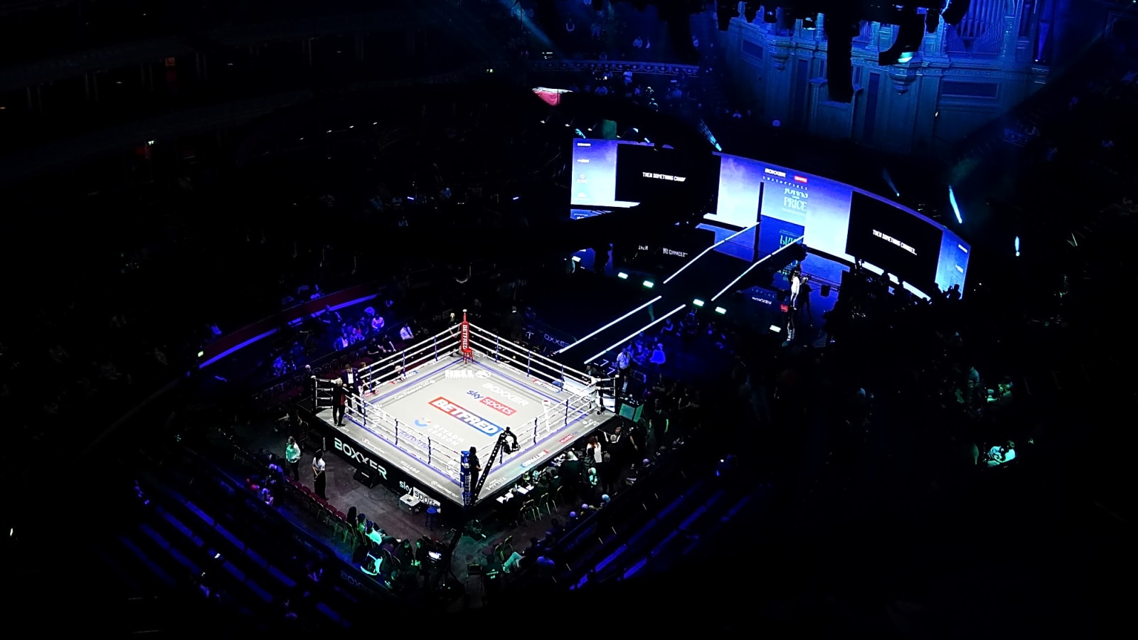 5 Iconic Boxing Fights Held in Football Stadiums