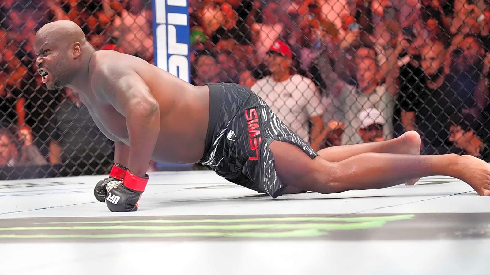 Derrick Lewis’ 'Best Shape of My Life' Claim Raises Eyebrows Ahead of UFC 324