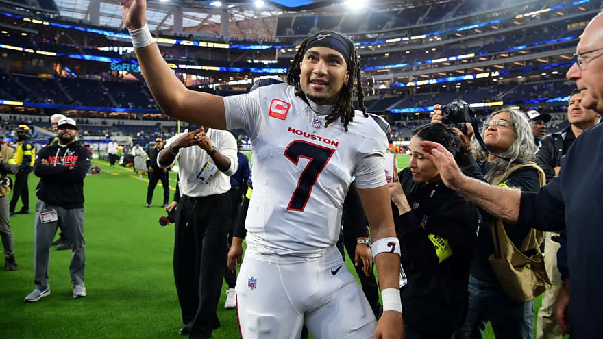 Houston Texans Edge Out Los Angeles Chargers 20-16 To Clinch Third Straight Playoff Berth