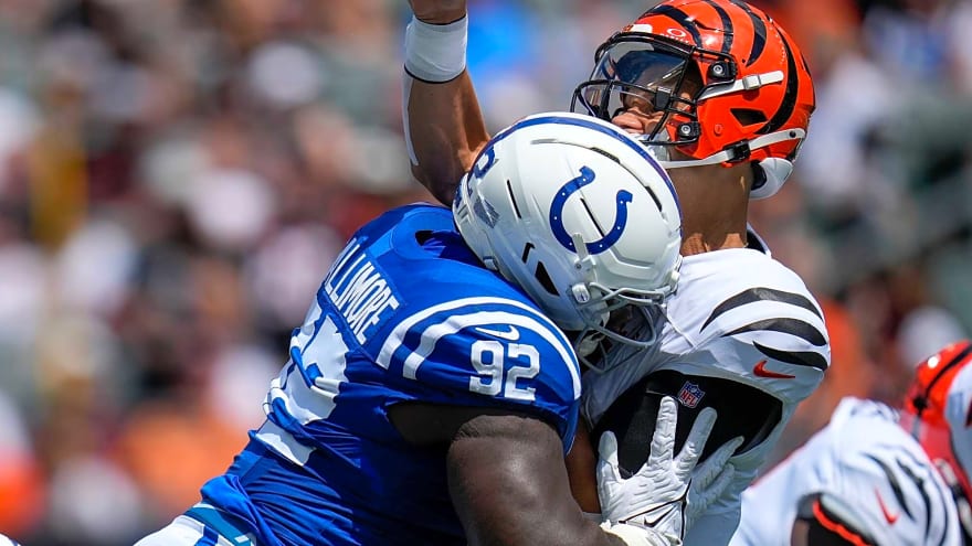Chicago Bears Beef Up Defensive Line; Sign Colts DT To 2-Year Deal