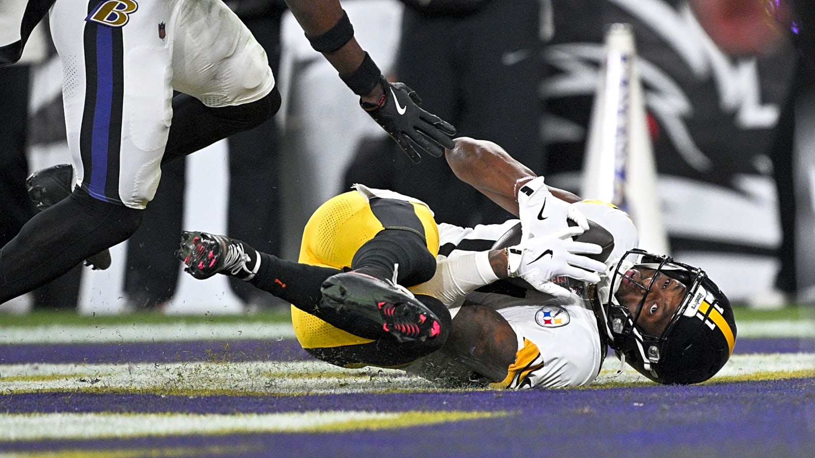 Plays of the Year: Jefferson puts Steelers on scoreboard in wild card game
