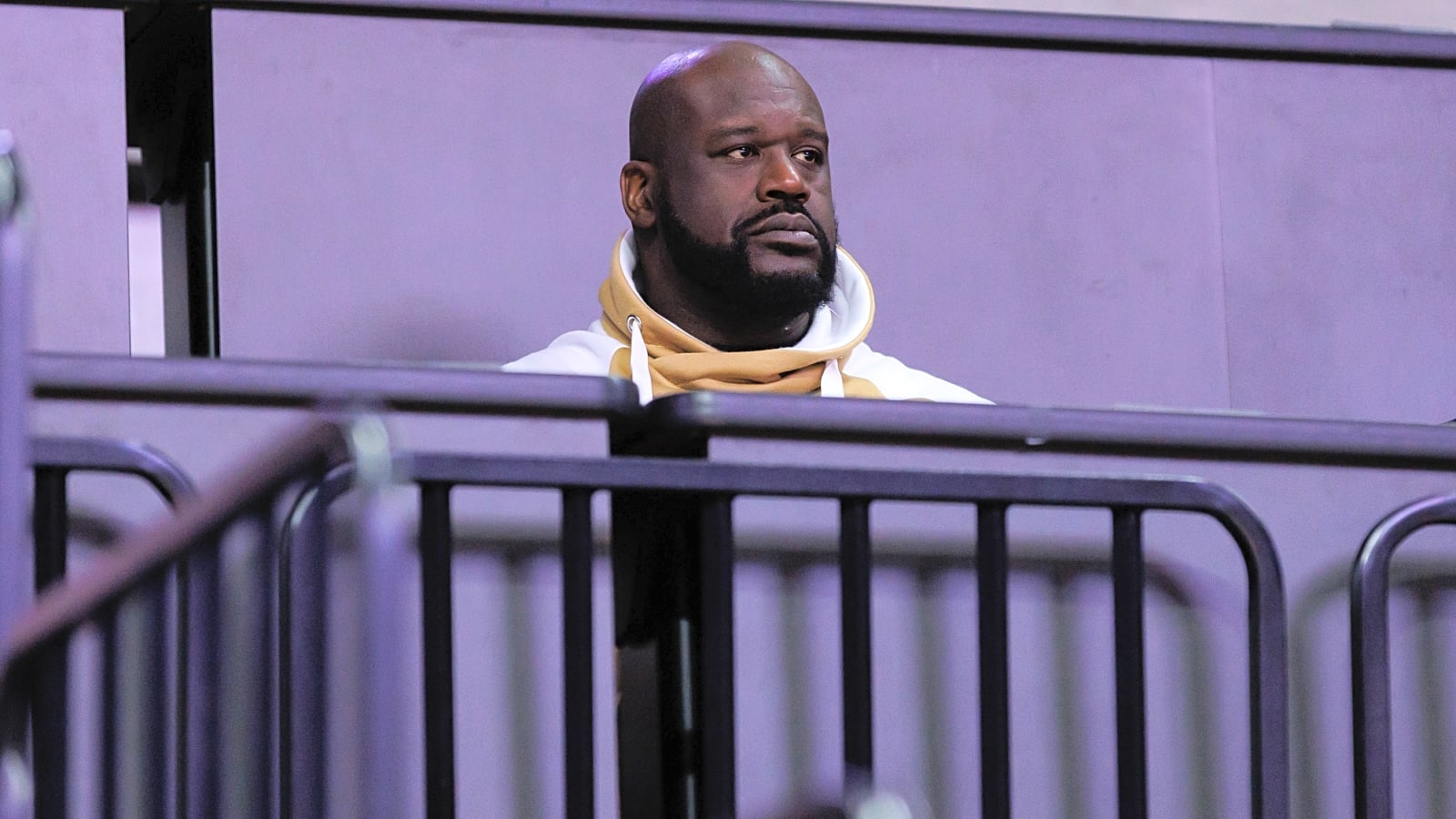 'Put Your Own Jersey On': Shaquille O’Neal Digs Up Iconic 'Batman and Superman' Moment With Kobe Bryant After Winning 3-Peat