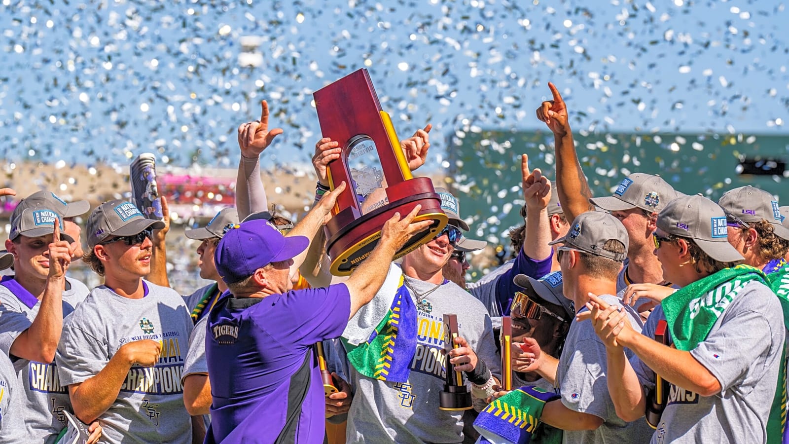 No. 6 LSU sweeps No. 13 Coastal Carolina for eighth MCWS title