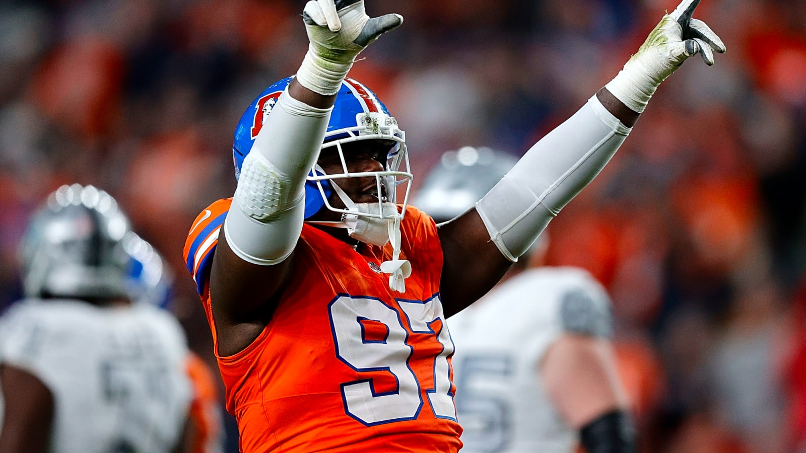 Broncos Extending DT Malcolm Roach