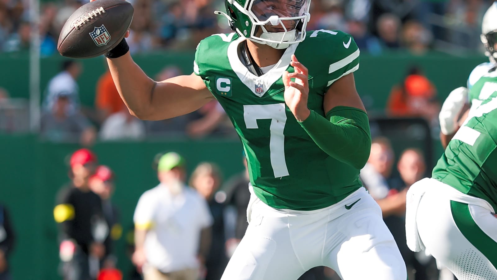 Jets bench QB Justin Fields