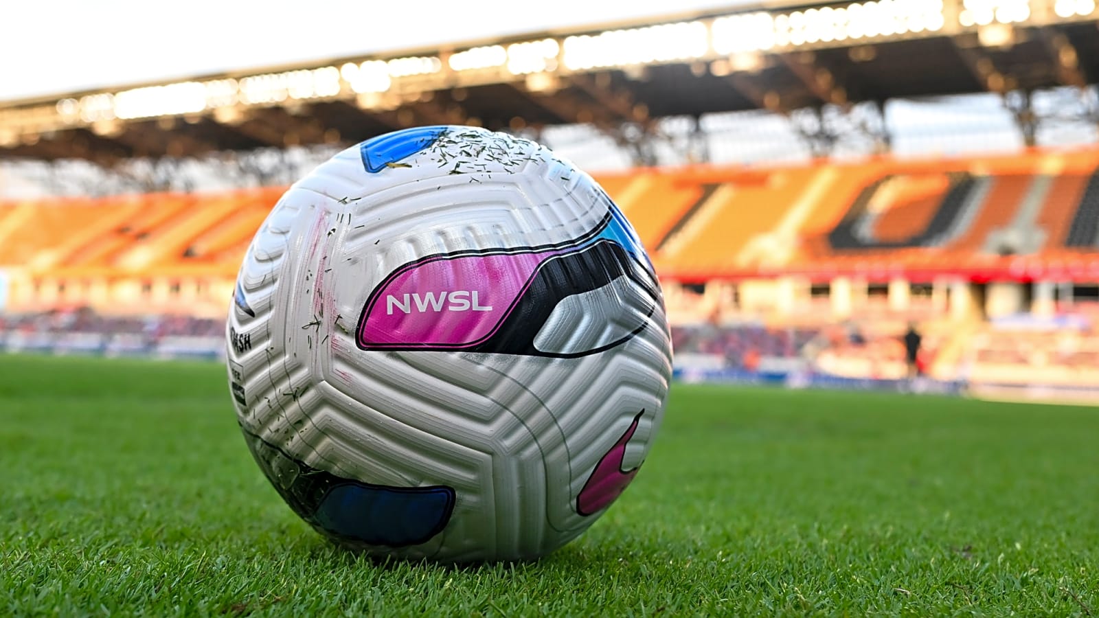 Former Barcelona star expresses Premier League ambition, sparking Manchester United speculation