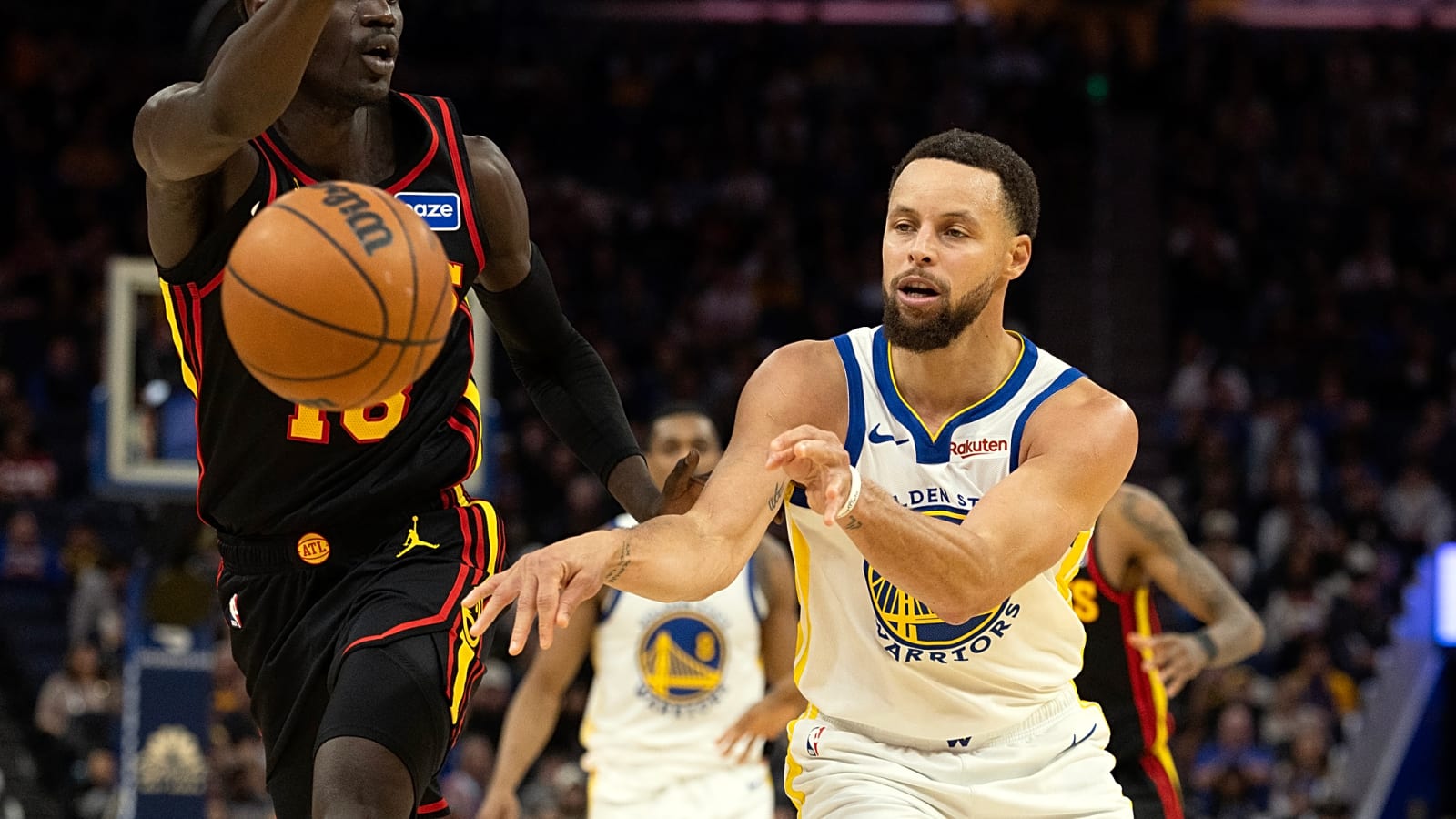 Stephen Curry makes a Caitlin Clark decision amid his sneaker free agency