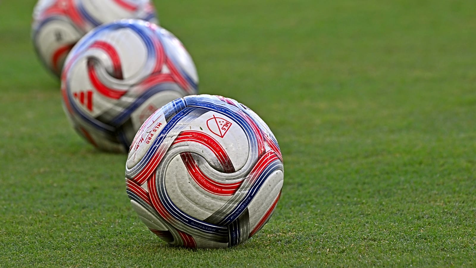 Manchester United officially advertise recruitment lead job at club
