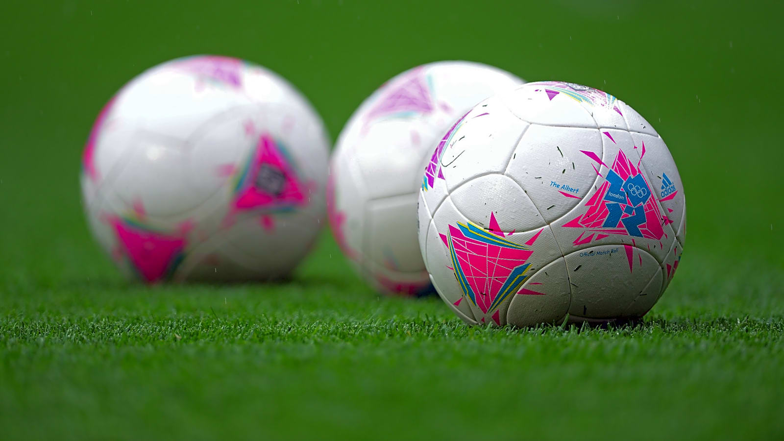 England officially call up Manchester United defender for March games