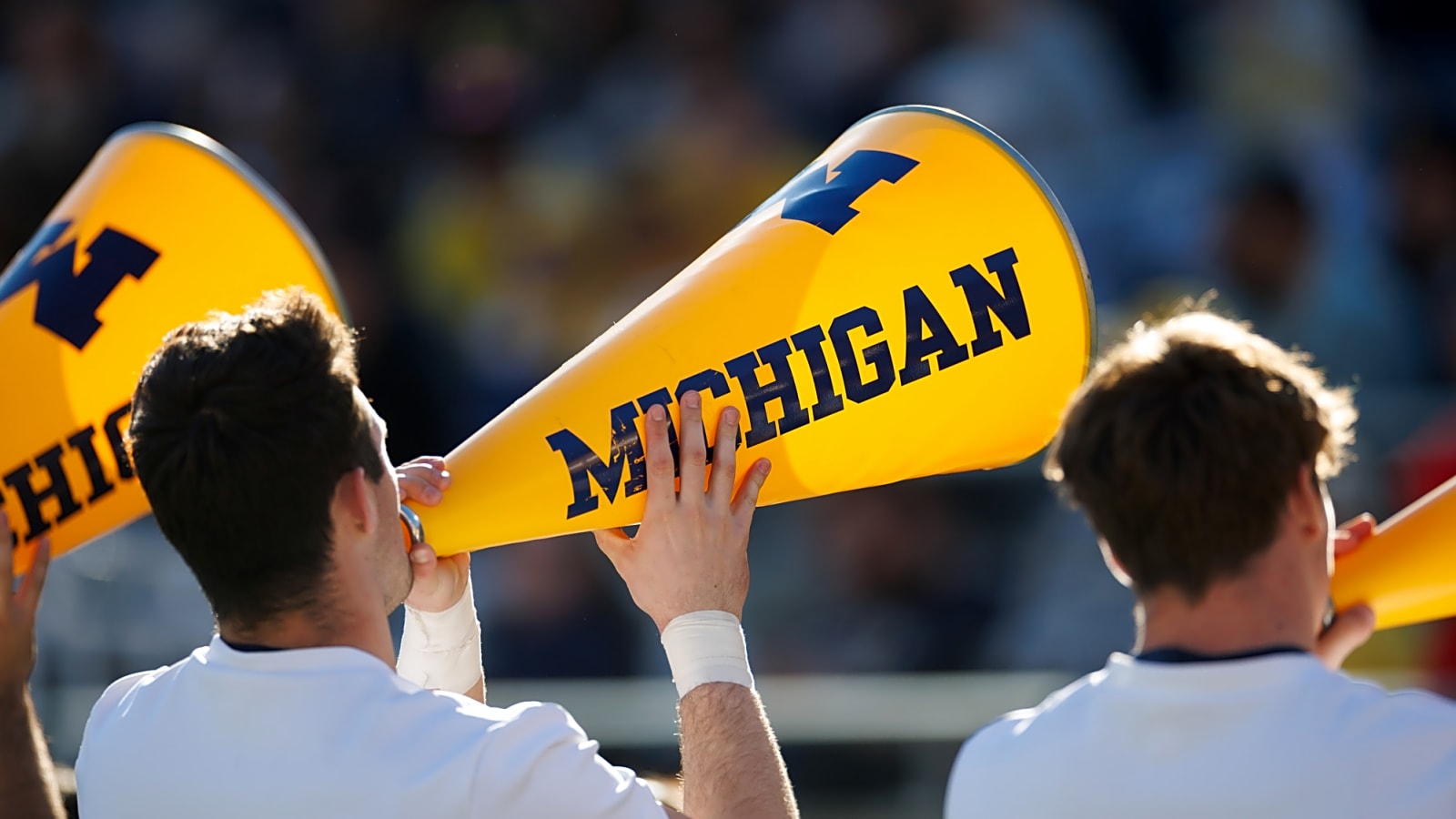 WR Recruit Accidentally Puts On Wrong Hat During Commitment Ceremony