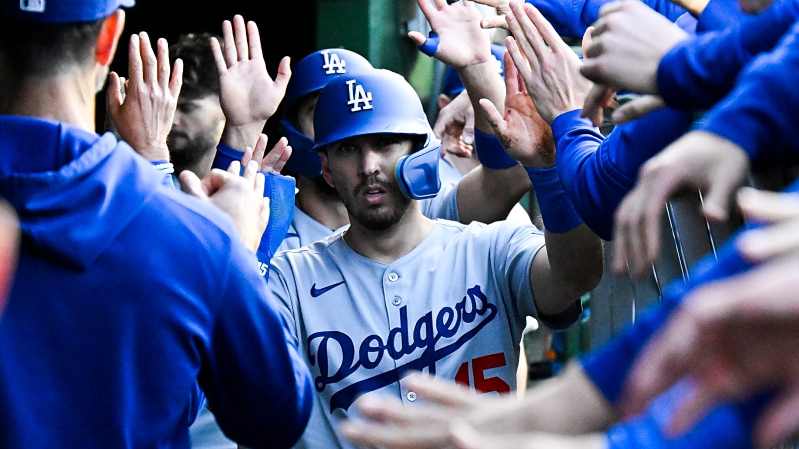 Mets' active offseason continues with signing of two-time World Series champion catcher Austin Barnes