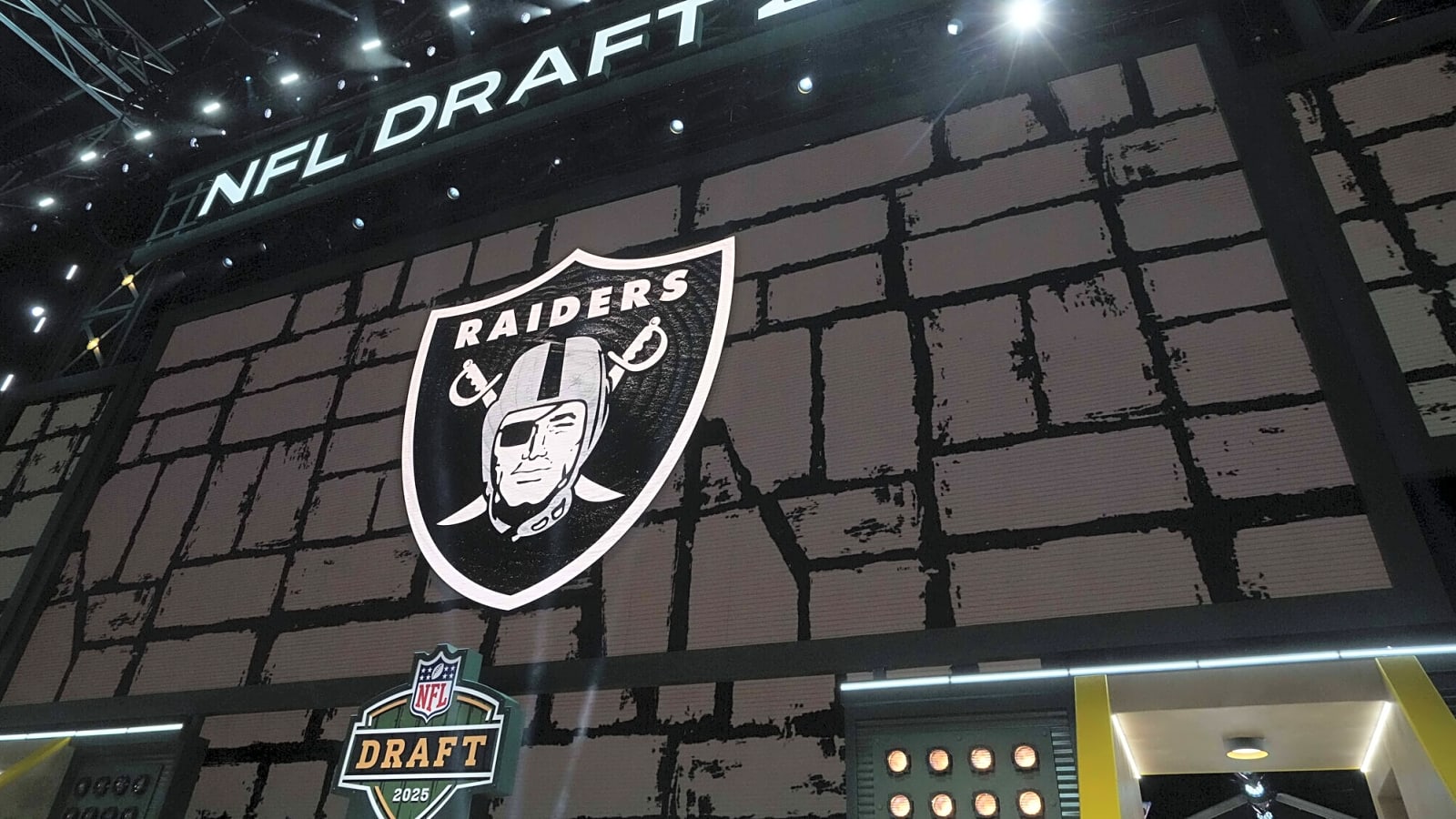 Raiders Explained: 8 Greatest Players On Offense? An Honest Attempt…