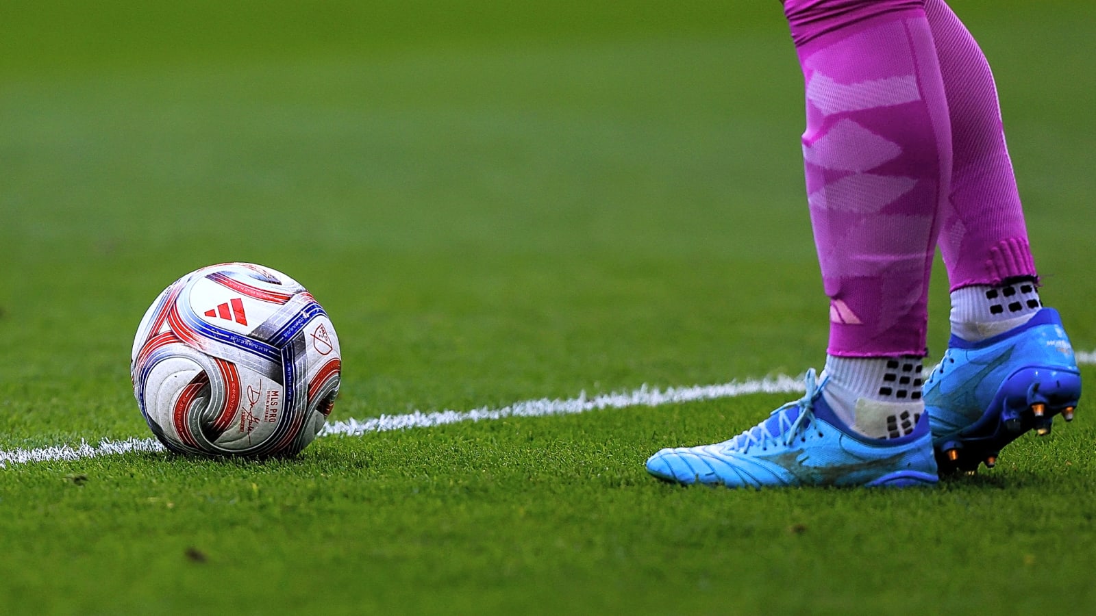 Tottenham and Aston Villa lineup move for 23-year-old defender, club set for 6x profit