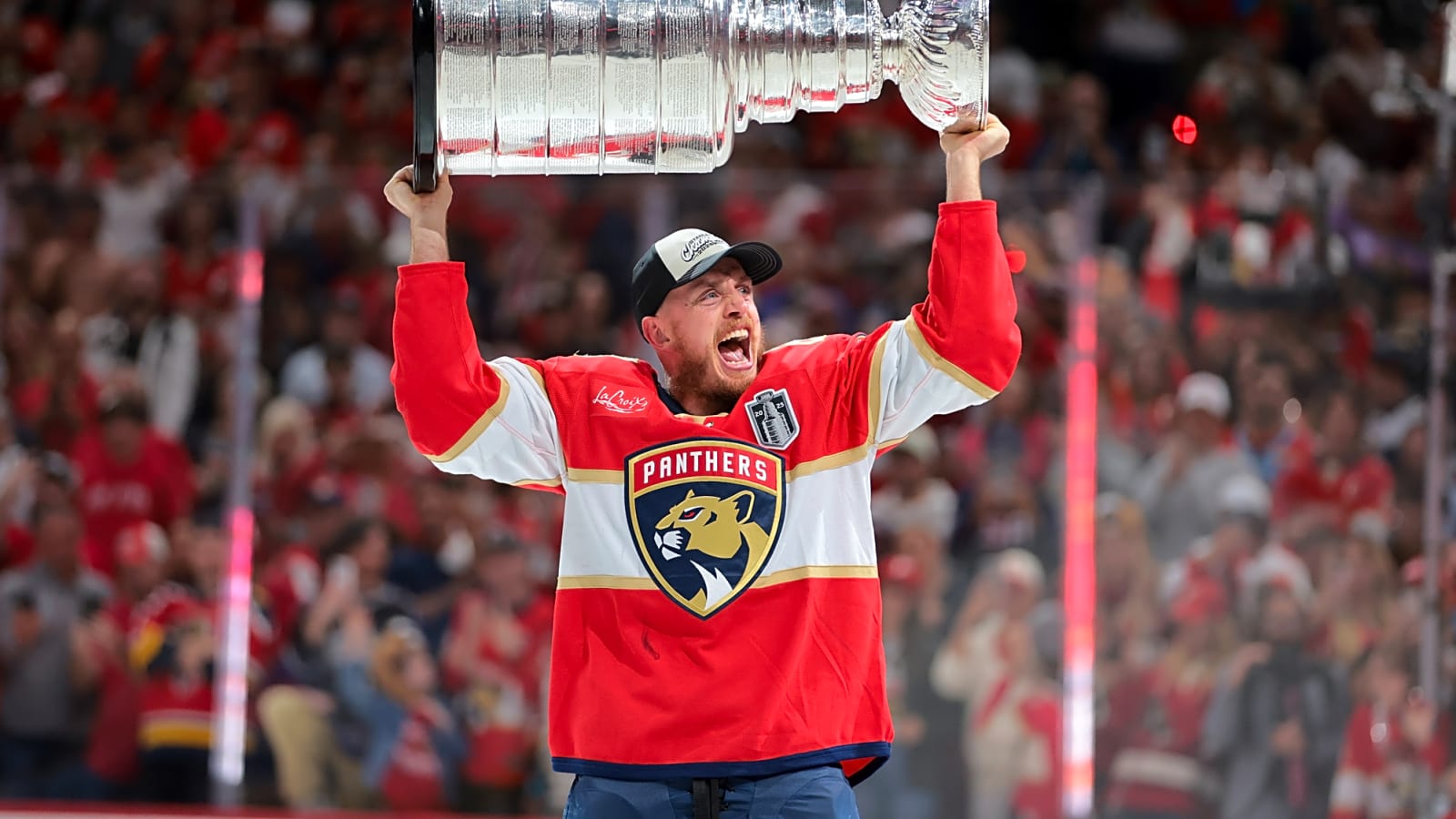 Nate Schmidt Signs Three-Year Deal with Utah Mammoth