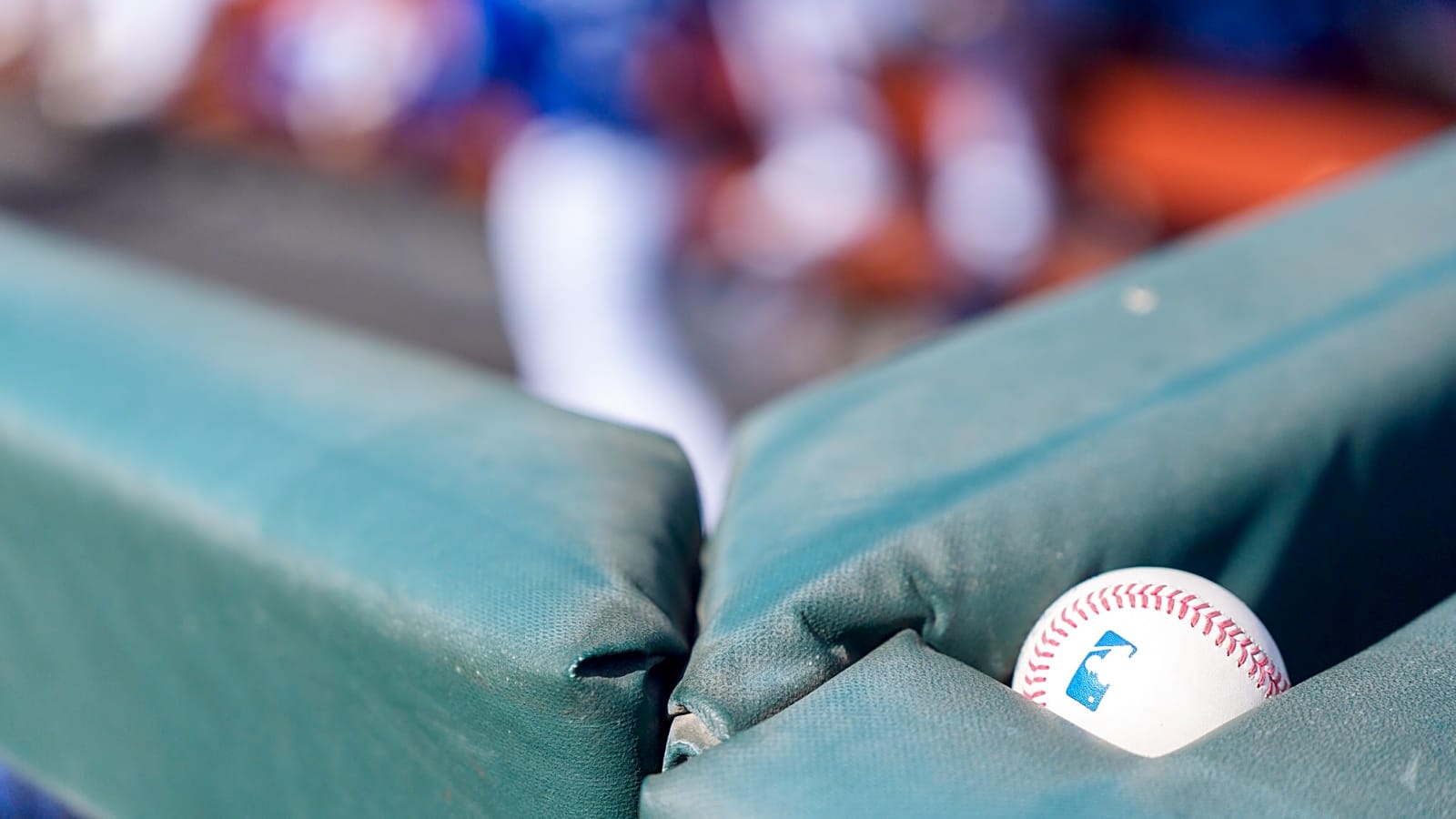 Thomas White Suffers Oblique Strain