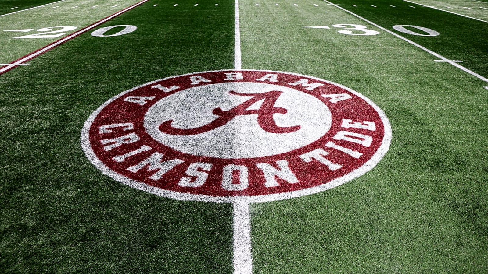 Alabama football offers elite sprinter