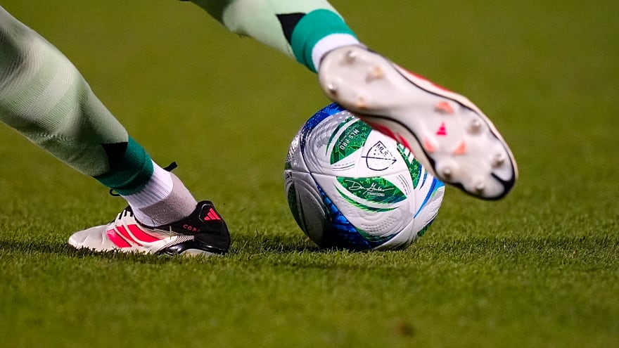 Injury update provided for key Manchester United trio