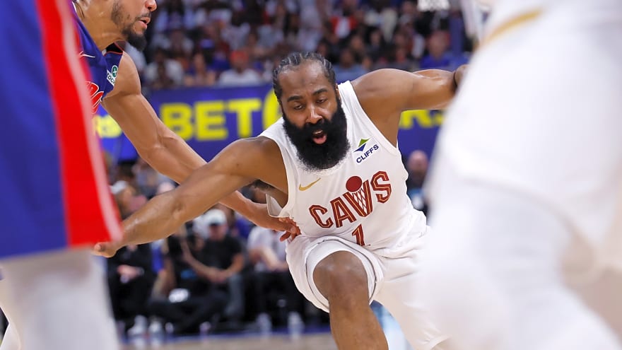 Cavs pummel Pistons in complete performance, advance to East finals