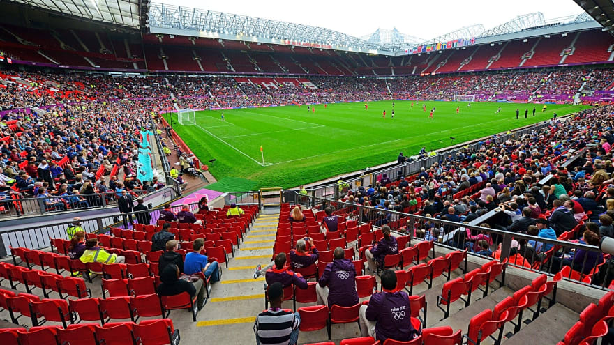 Fenerbahce discussing signing former Manchester United star striker