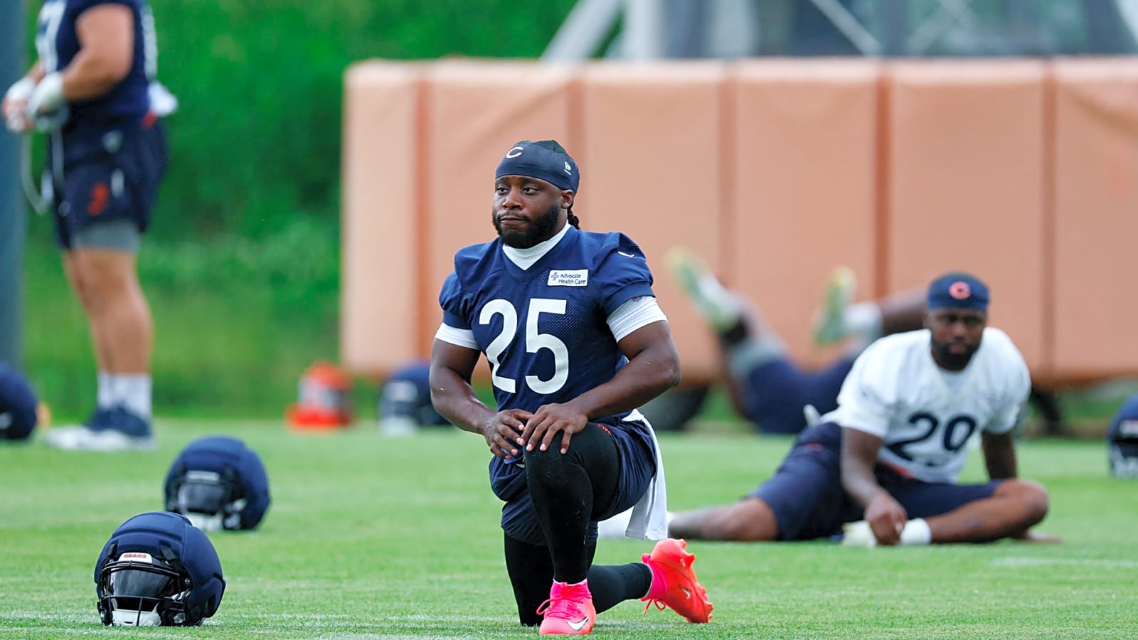Bears react to what Kyle Monangai did during practice