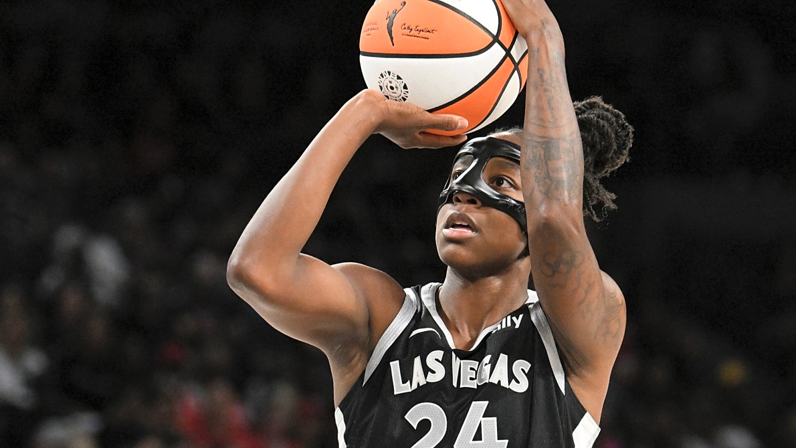 ‘Masked Mamba’ Jewell Loyd Clinches Win for Aces