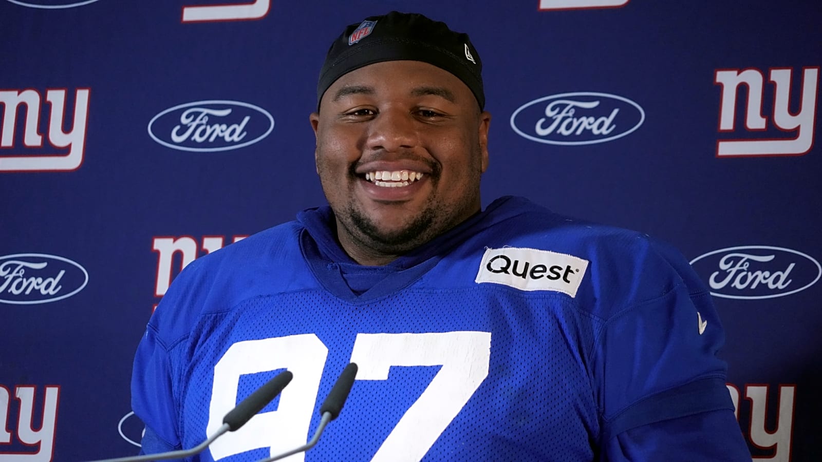 NFL personnel director thinks Giants' Lawrence should've won major award