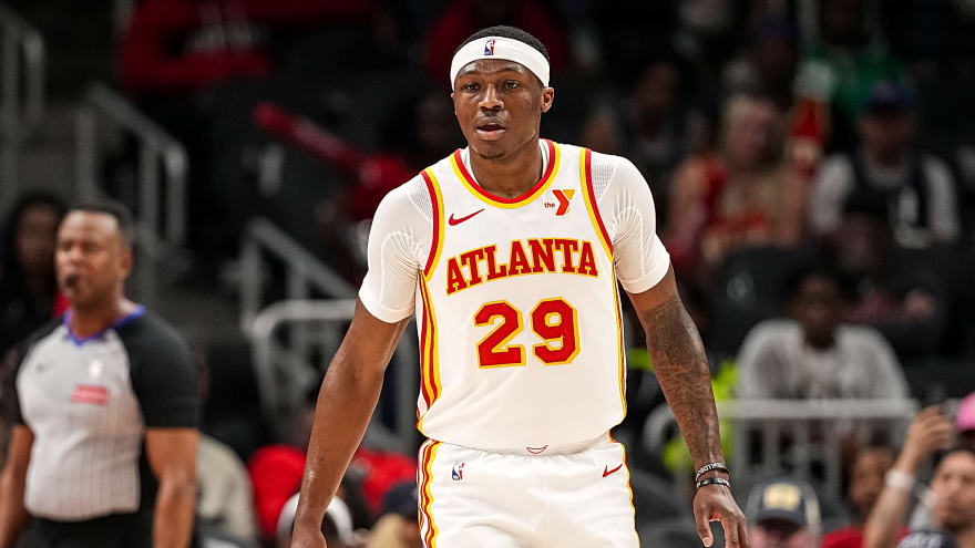 Suns waive Daeqwon Plowden