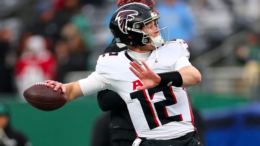 Colts Sign QB Easton Stick