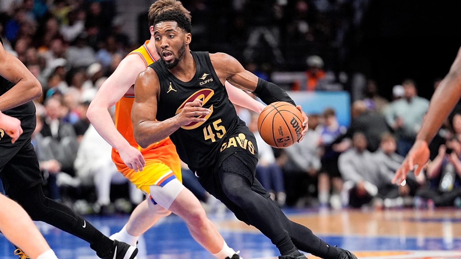 Cleveland Cavaliers Hold Off Scrappy Charlotte Hornets Behind Donovan Mitchell’s 32 Poimts