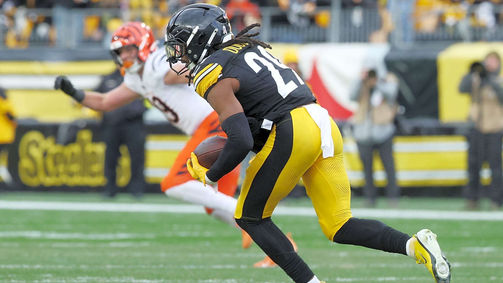 Watch: Steelers’ Kyle Dugger goes vertical for interception