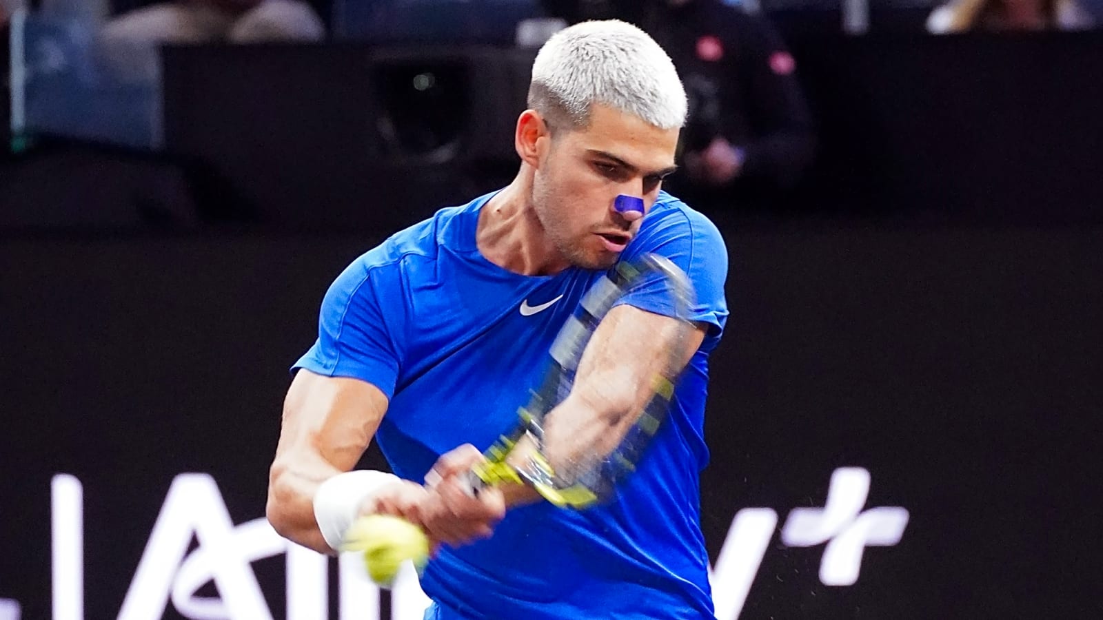 Carlos Alcaraz hits ridiculous shot in Japan Open