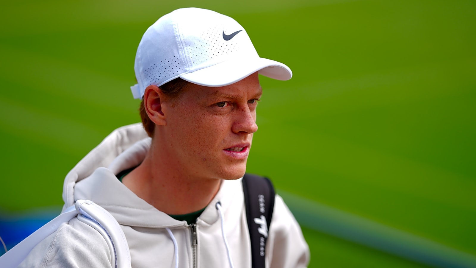 Roger Federer’s Ex-Coach Shares What Jannik Sinner Must Do if He Faces Carlos Alcaraz in Wimbledon Final