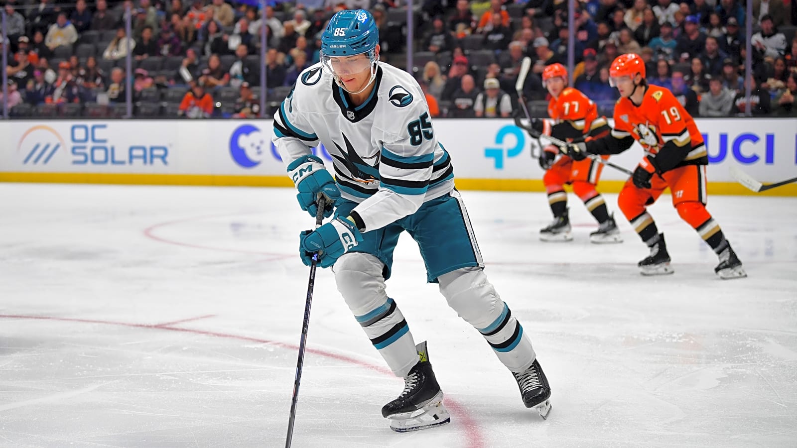 Sharks re-sign former first-round pick