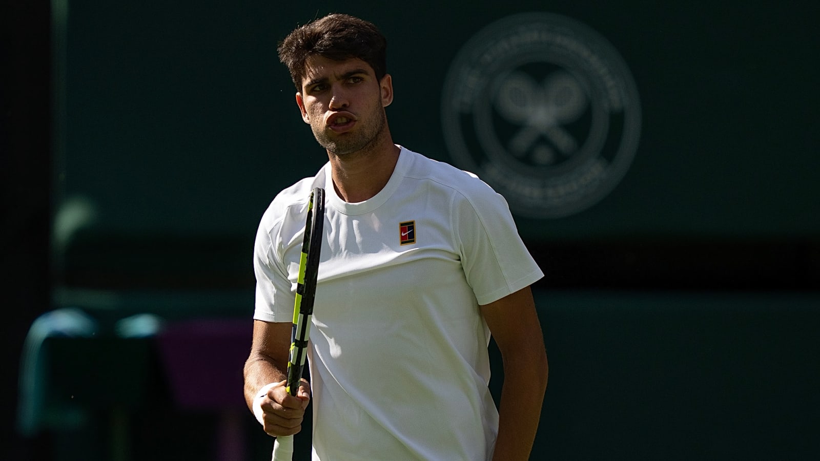 Carlos Alcaraz continues title defense quest at Wimbledon as amateur Oliver Tarvet&#39;s run ends