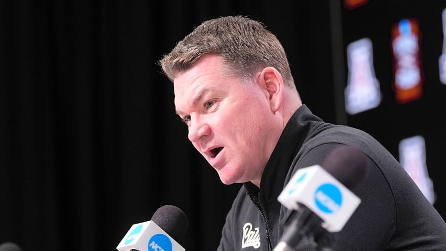 Arizona's Tommy Lloyd has cryptic response to North Carolina rumors