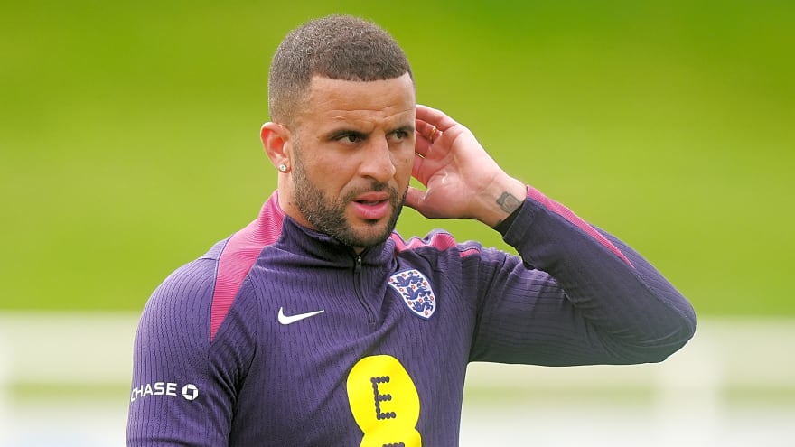 Fenerbahce loom as a potential destination for a discarded Manchester City full-back