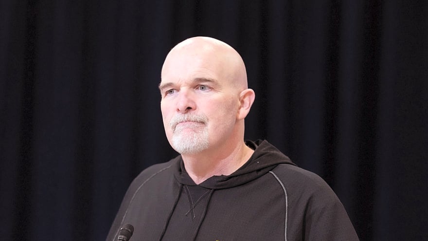 Dan Quinn is stressing out a group of Commanders players in order to answer a key roster question during the offseason