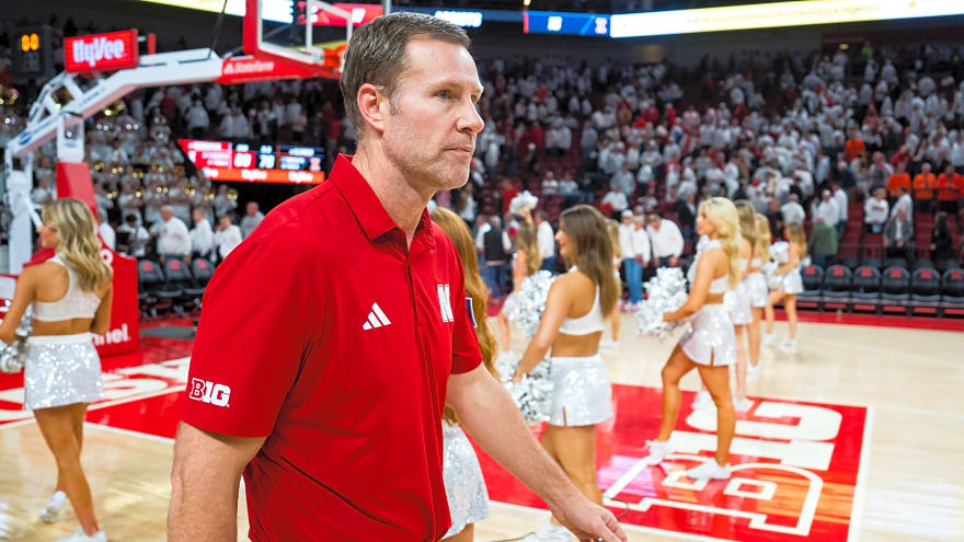 Fred Hoiberg slapped at fan's phone after upset loss