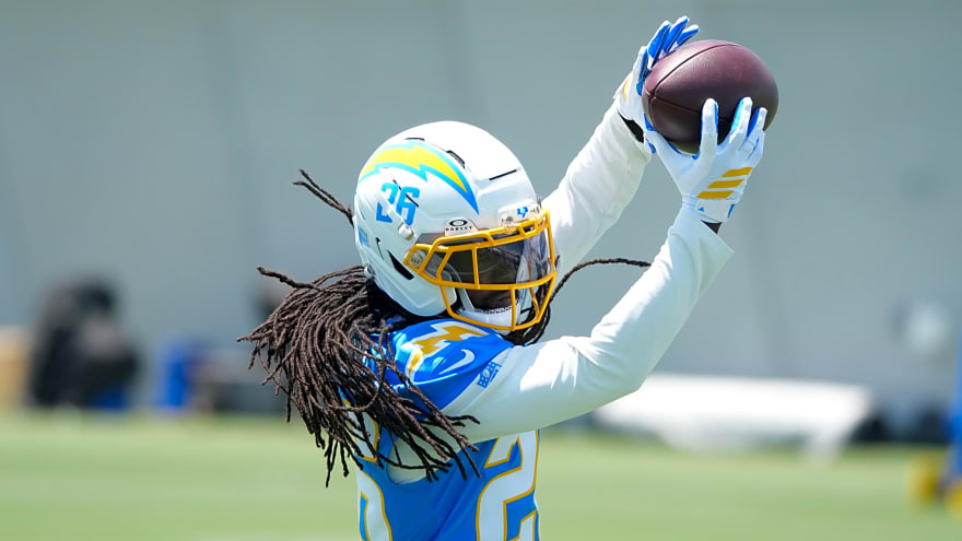 A Chargers Starting Cornerback Is in Concussion Protocol