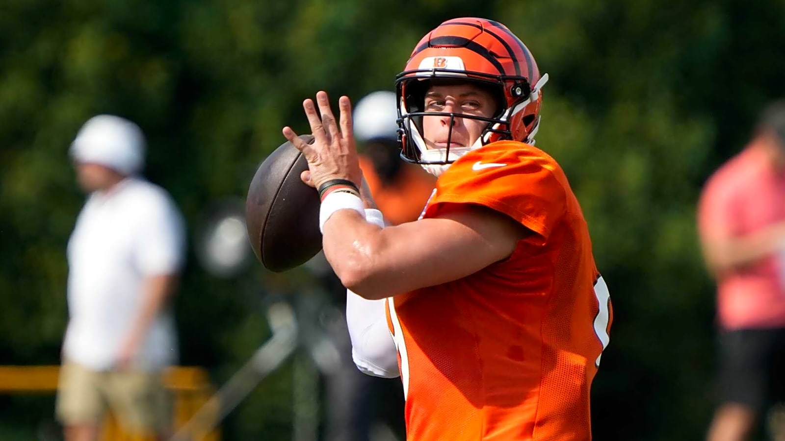 NFL Quarterback Rankings: Who Are the Top 10 Starters Entering the 2025 Season?