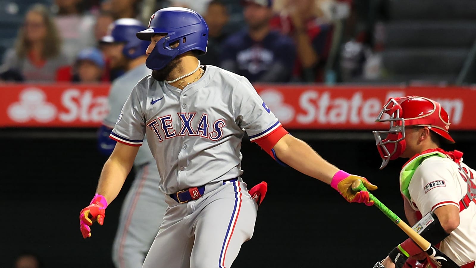 Rangers trade infielder Jonathan Ornelas to Braves