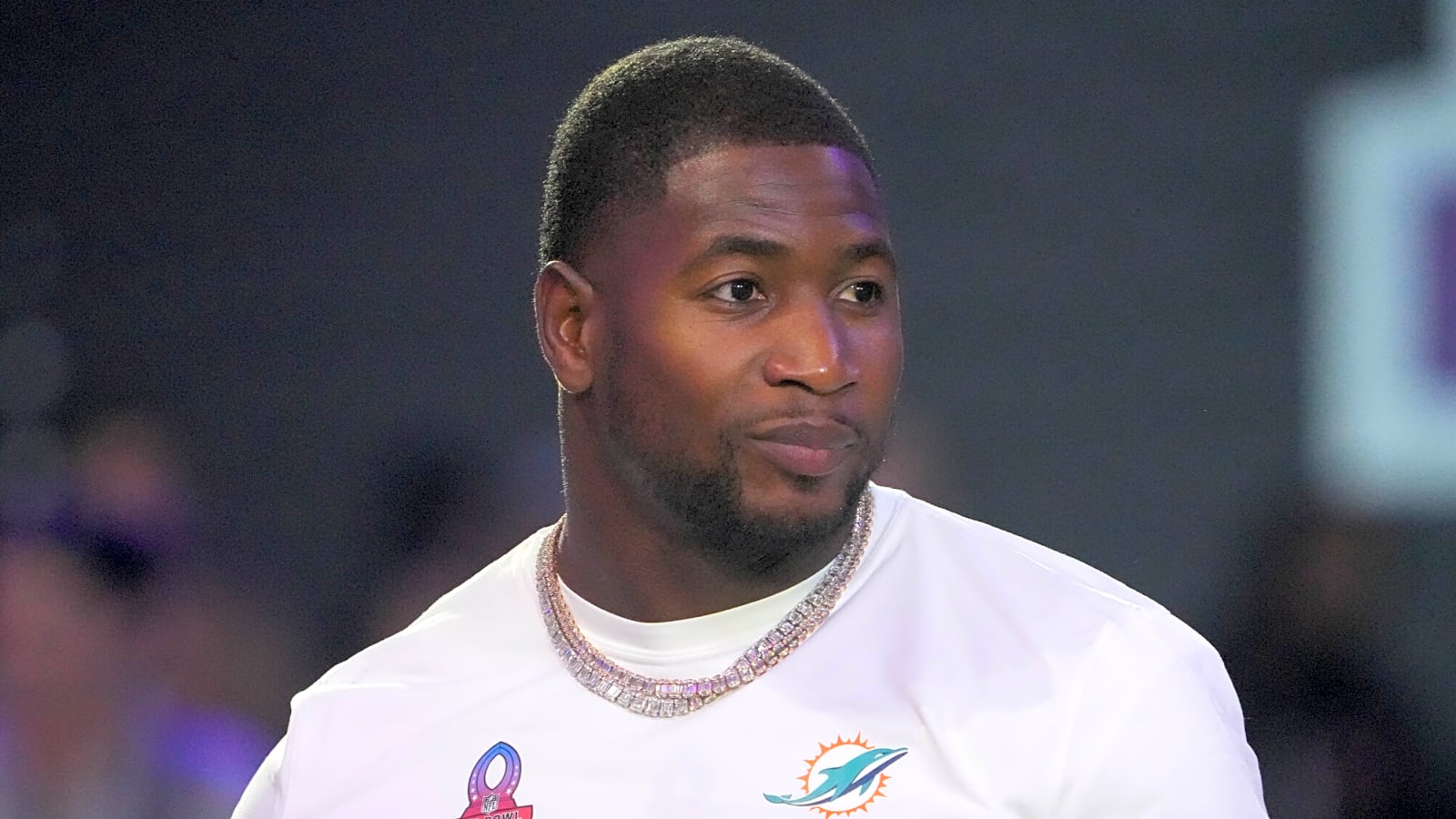 Steelers Get Harsh Reality On Newly Acquired Tight End Jonnu Smith