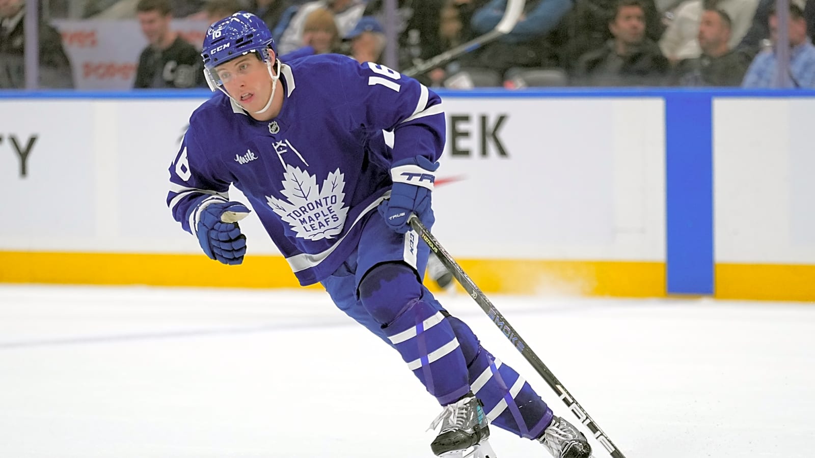 Golden Knights looking into move for top free agent